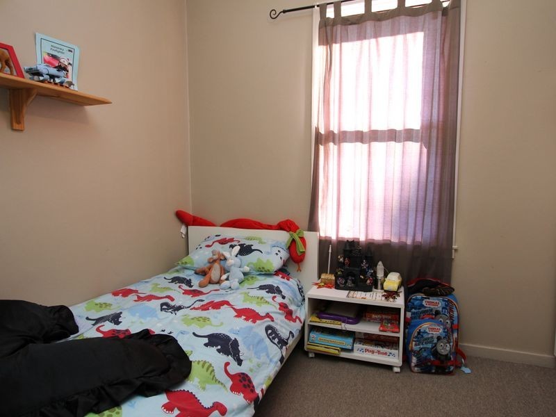 64 Medina Ave, Medina WA 6167