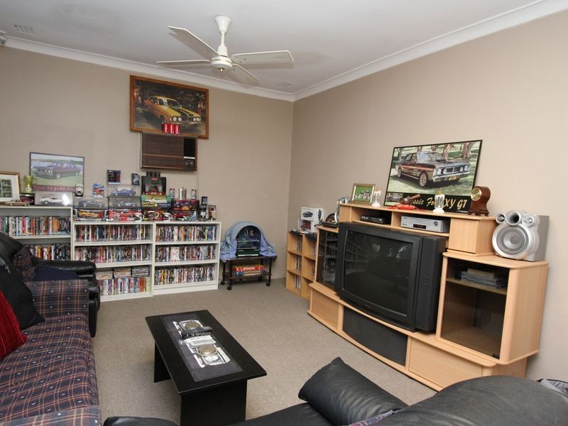 64 Medina Ave, Medina WA 6167