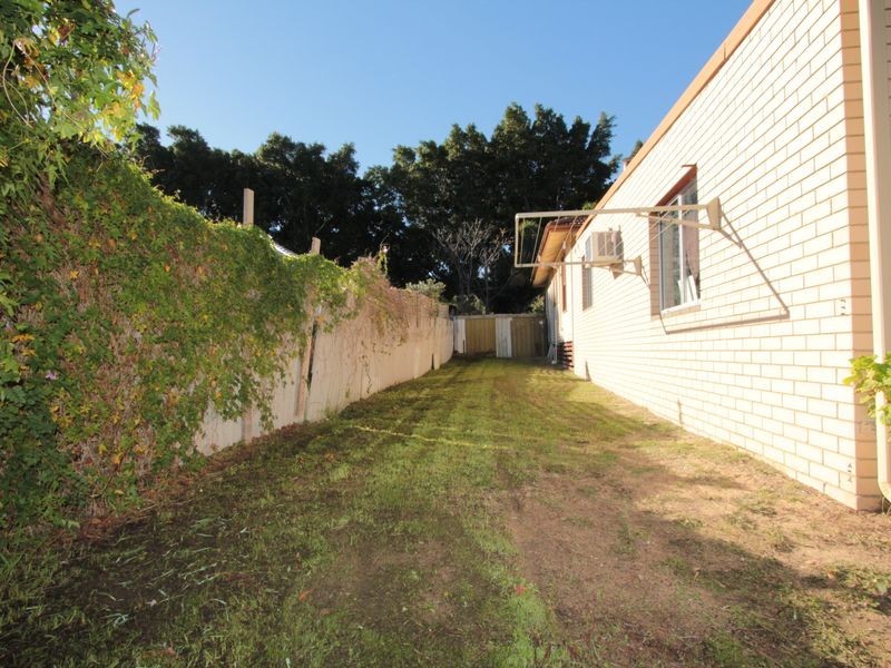 64 Medina Ave, Medina WA 6167