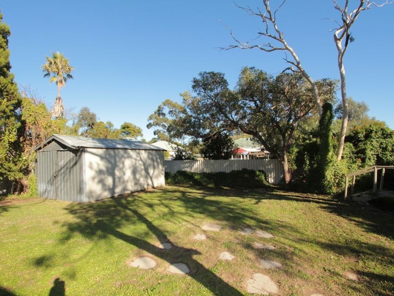 64 Medina Ave, Medina WA 6167