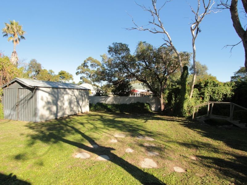 64 Medina Ave, Medina WA 6167