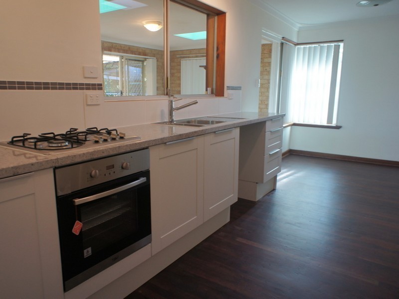 18 Edmund Way, Calista WA 6167