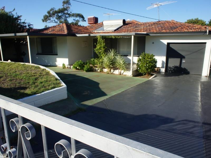 18 Edmund Way, Calista WA 6167