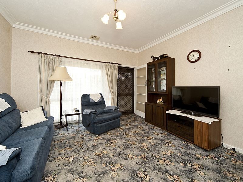 5 Cowcher Way West, Medina WA 6167