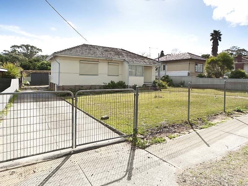 5 Cowcher Way West, Medina WA 6167