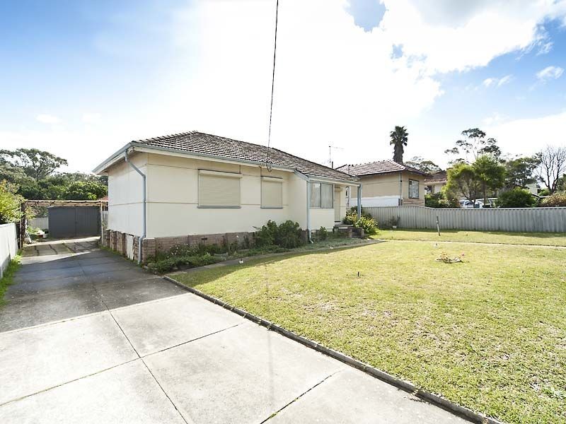 5 Cowcher Way West, Medina WA 6167