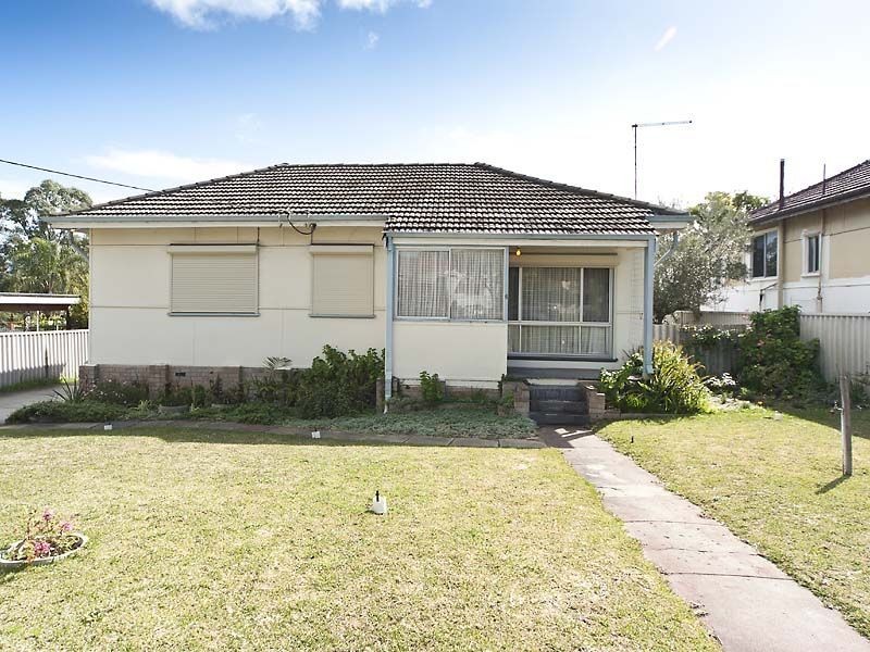 5 Cowcher Way West, Medina WA 6167