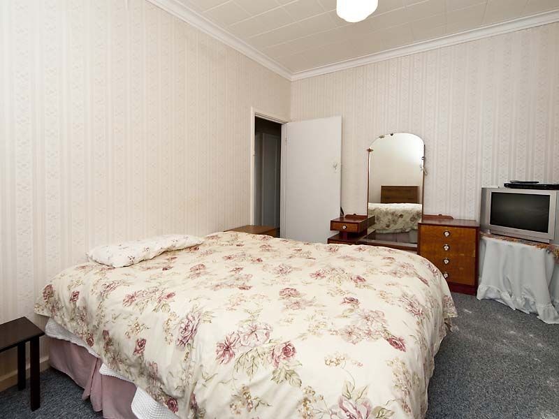 5 Cowcher Way West, Medina WA 6167