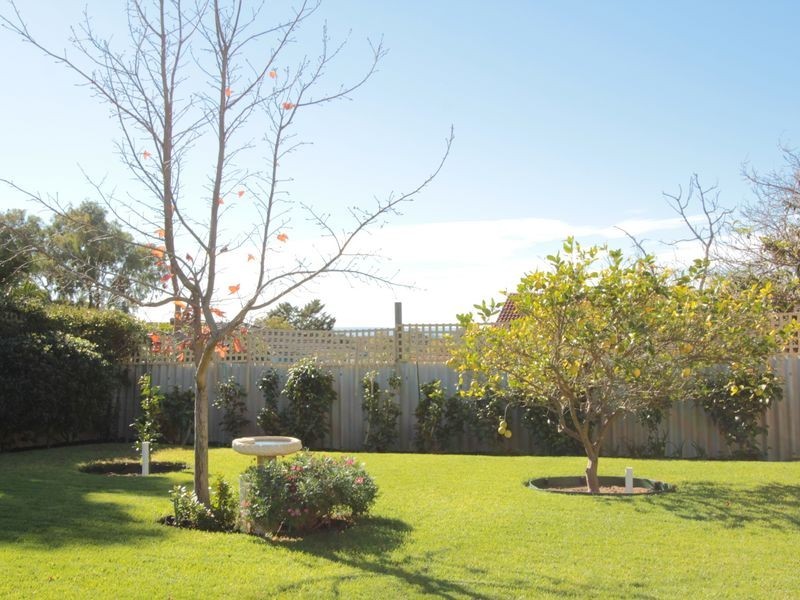 4 Theseus Way, Coolbellup WA 6163