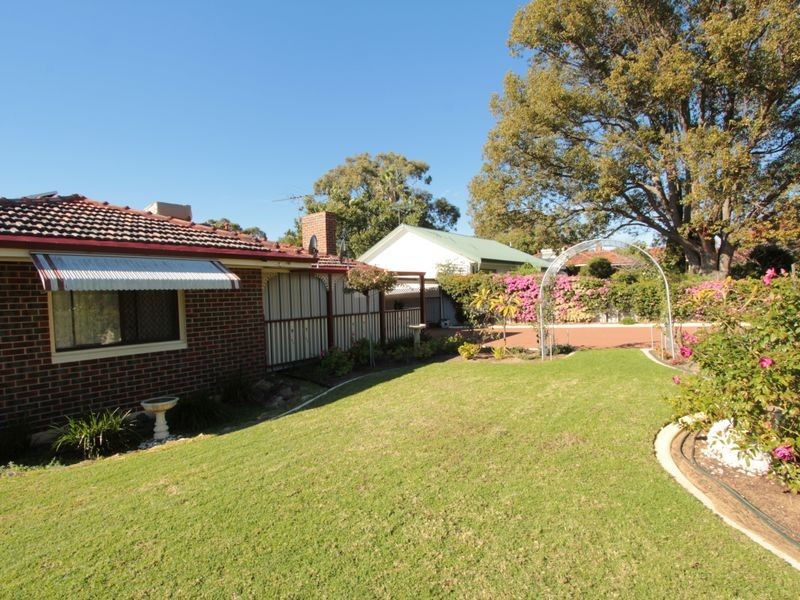 4 Theseus Way, Coolbellup WA 6163