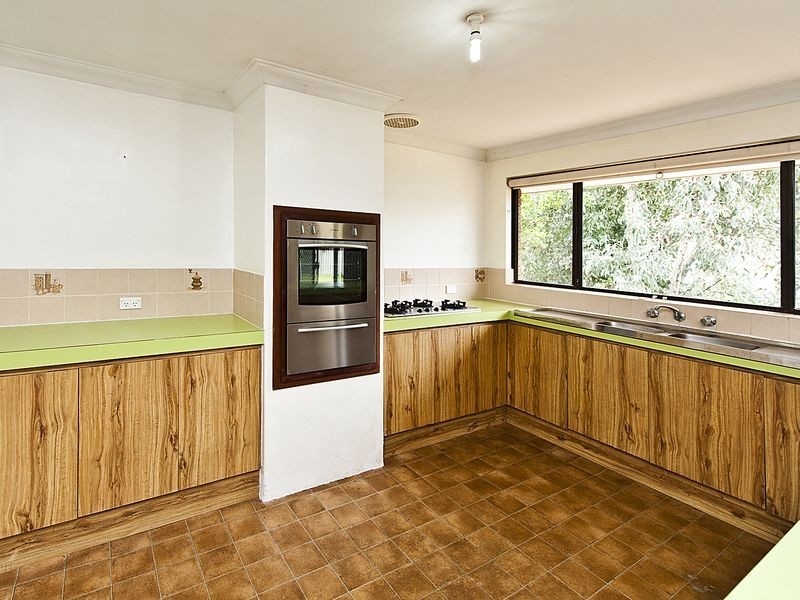 2 Lark Crescent, Yangebup WA 6164