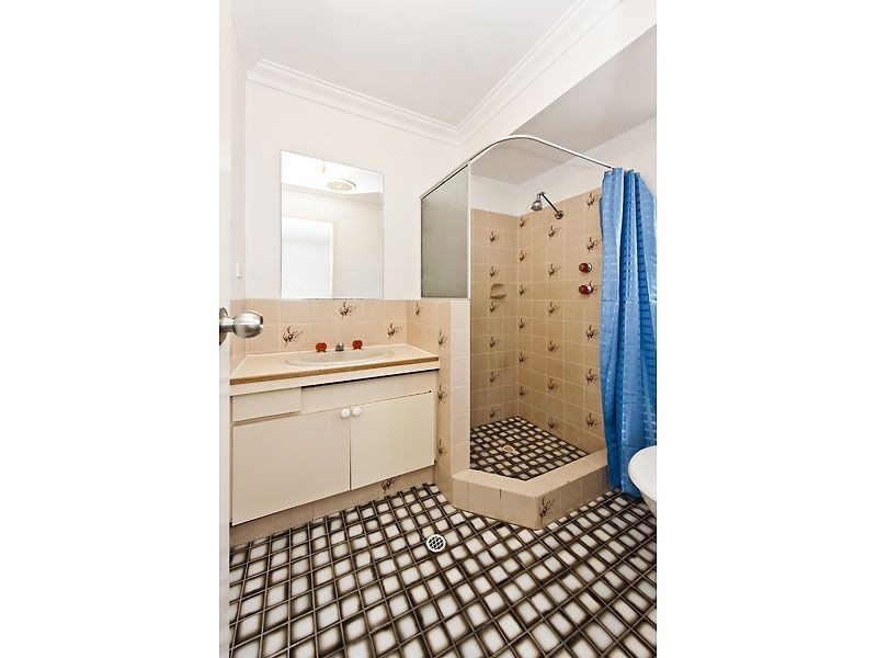 2 Lark Crescent, Yangebup WA 6164