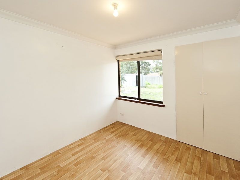 2 Lark Crescent, Yangebup WA 6164