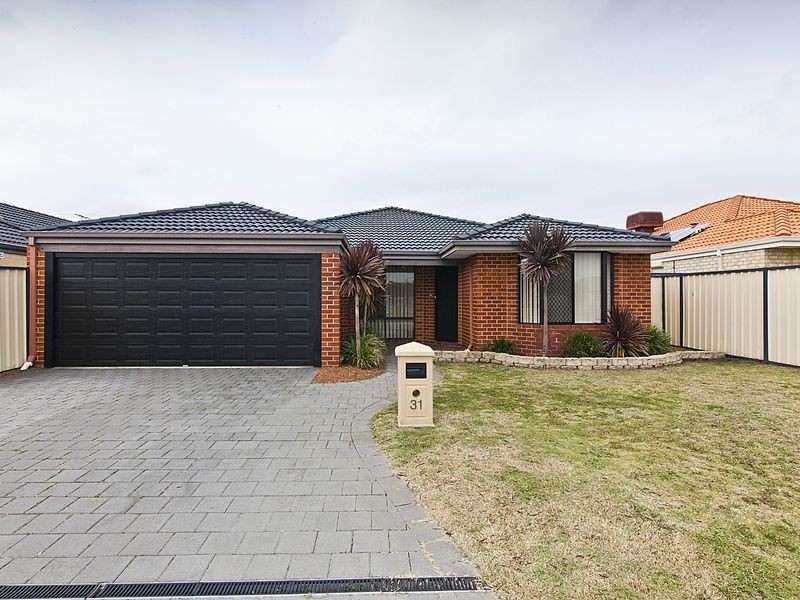 31 Araluen Cres, Bertram WA 6167