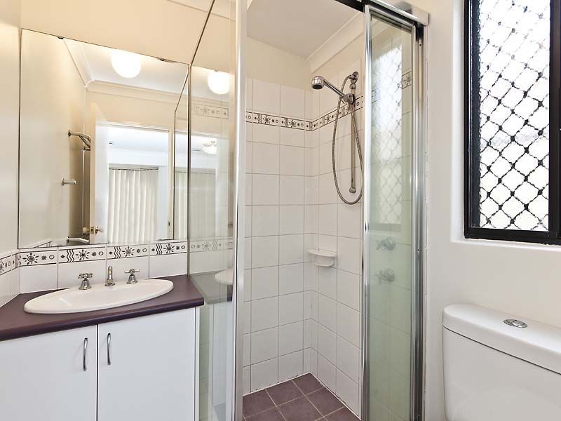 31 Araluen Cres, Bertram WA 6167