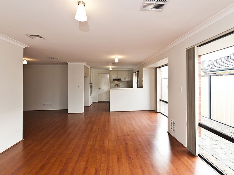 31 Araluen Cres, Bertram WA 6167
