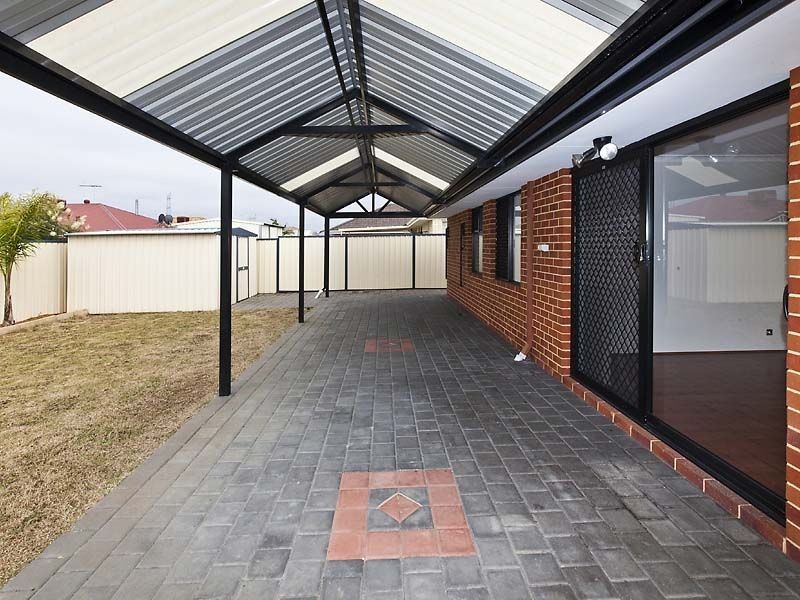 31 Araluen Cres, Bertram WA 6167