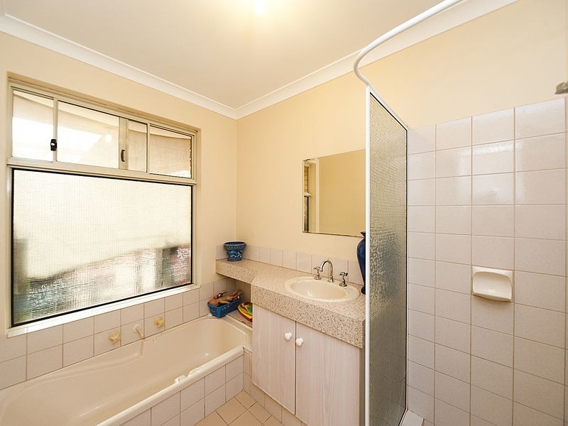 11 Kongal Heights, Leda WA 6170