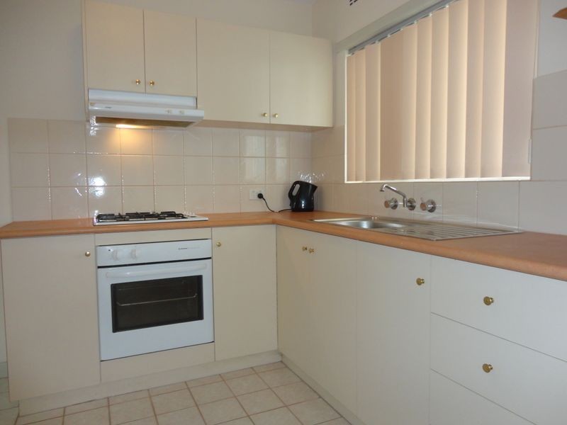 3/12 Edmund Way, Calista WA 6167