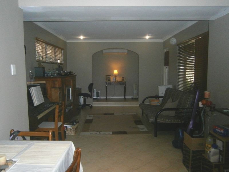 5 Leasham Way, Medina WA 6167