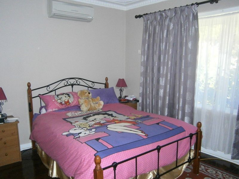 5 Leasham Way, Medina WA 6167