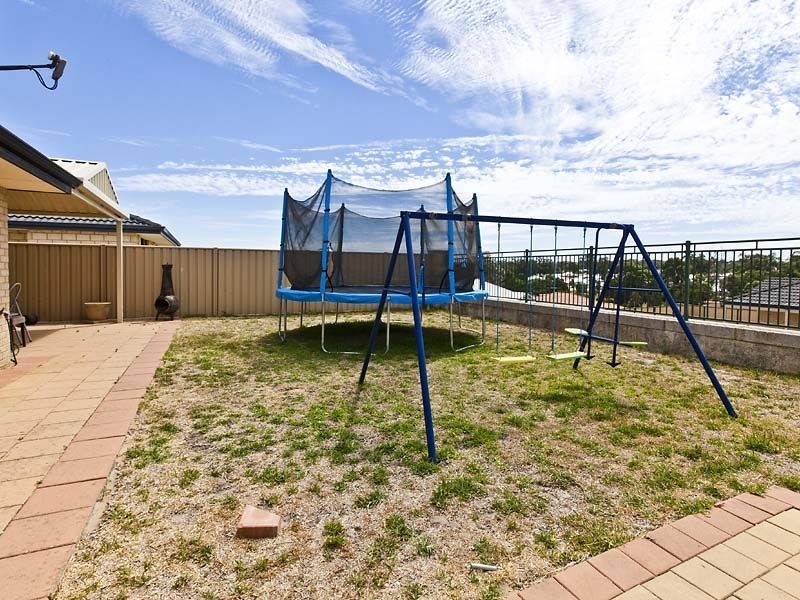 3 Hueston Lkt, Leda WA 6170