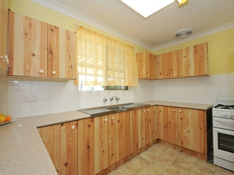 30 Adamson Road, Parmelia WA 6167