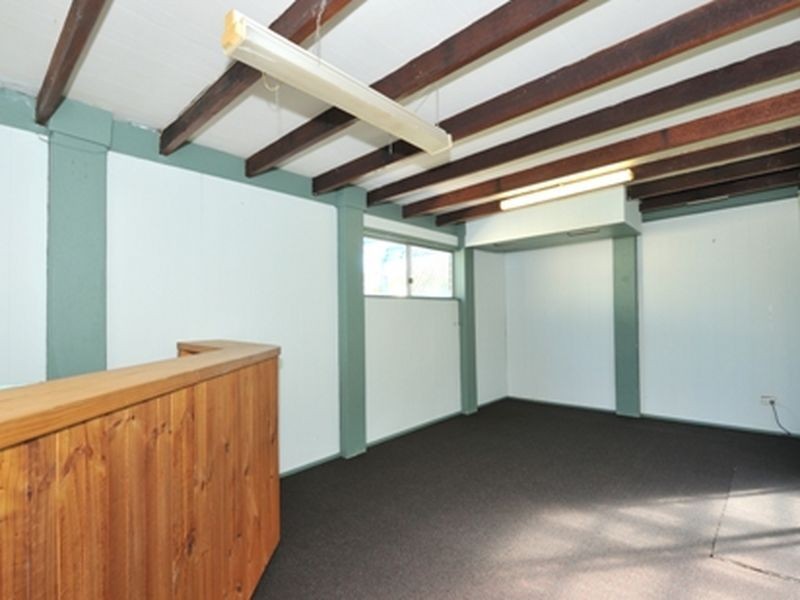 30 Adamson Road, Parmelia WA 6167