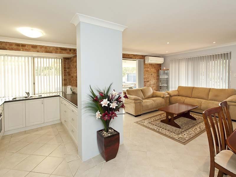 9 Turpin Place, Parmelia WA 6167