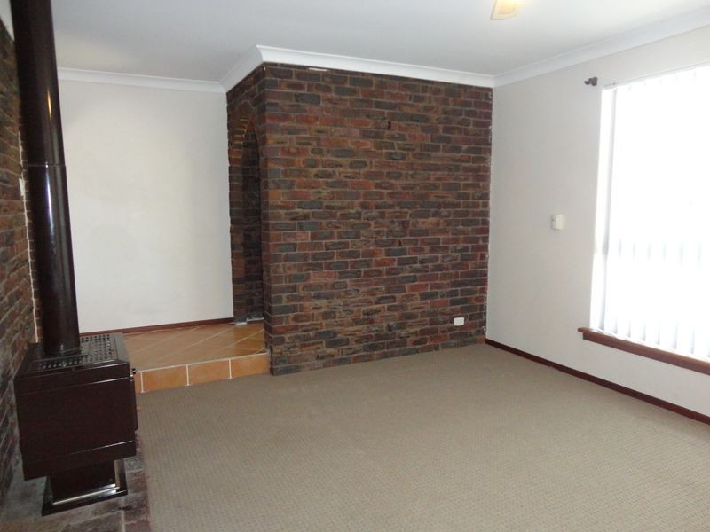 2 Nevis Place, Safety Bay WA 6169