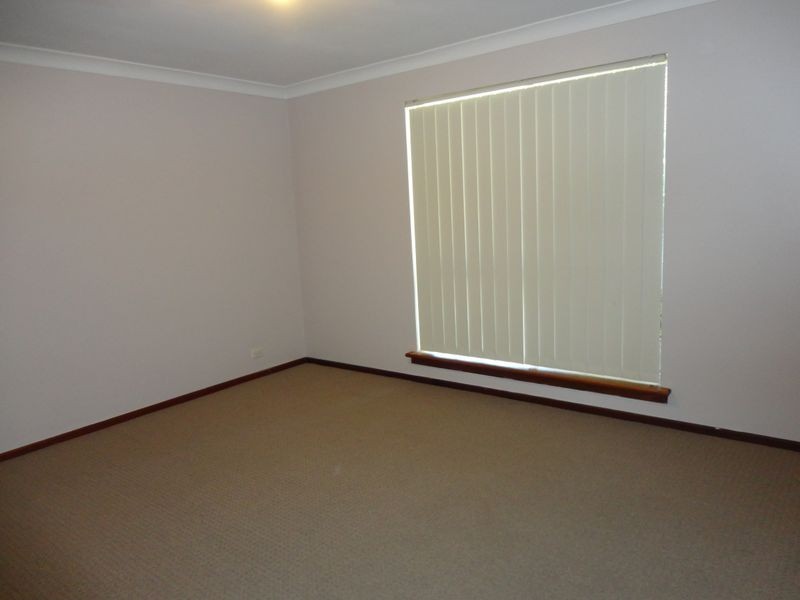 2 Nevis Place, Safety Bay WA 6169