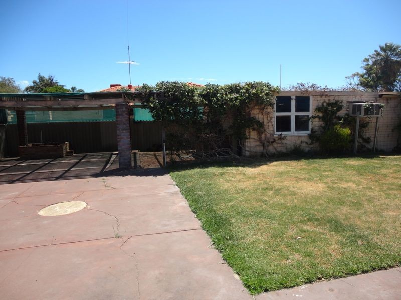 2 Nevis Place, Safety Bay WA 6169