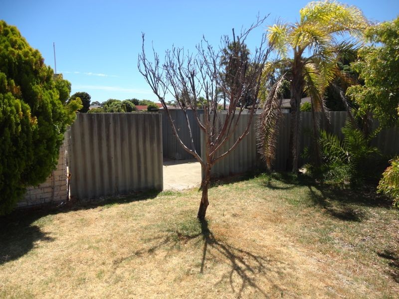 2 Nevis Place, Safety Bay WA 6169