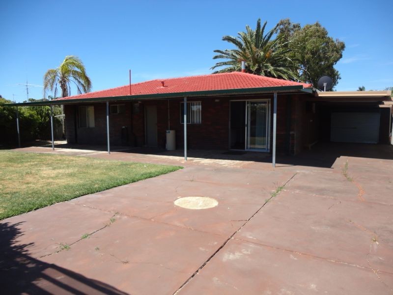 2 Nevis Place, Safety Bay WA 6169