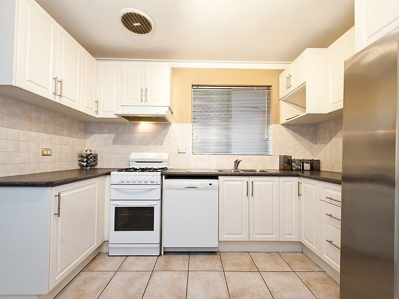 106 Sulphur Road, Parmelia WA 6167