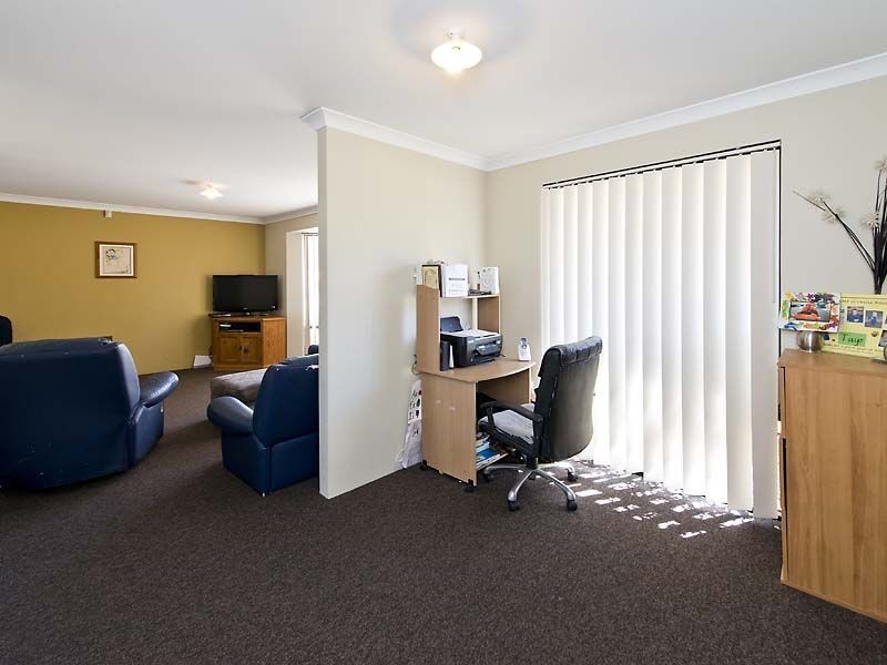 27 Sutherland Parade, Parmelia WA 6167