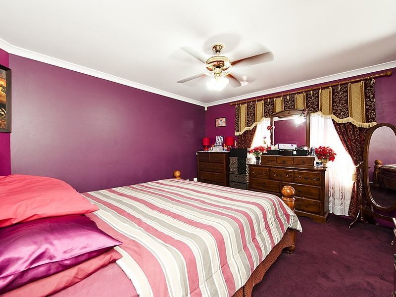 5 Leghorn Road, Orelia WA 6167