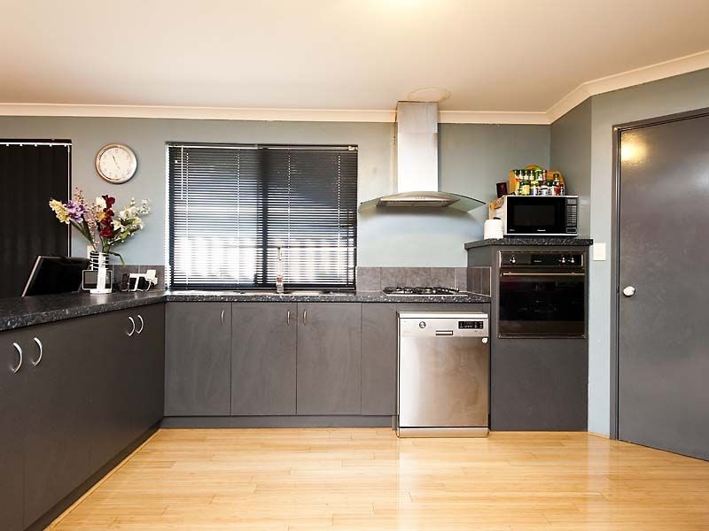 5 Leghorn Road, Orelia WA 6167