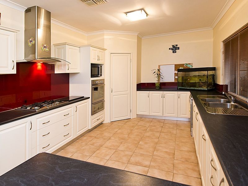 26 Goldsmith Drive, Wellard WA 6170