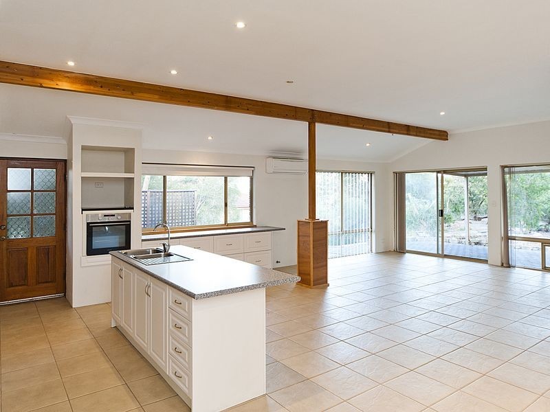 90 Silversmith Street, Wellard WA 6170