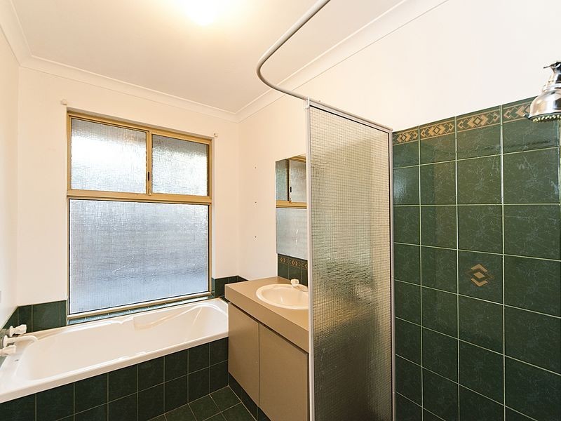 90 Silversmith Street, Wellard WA 6170