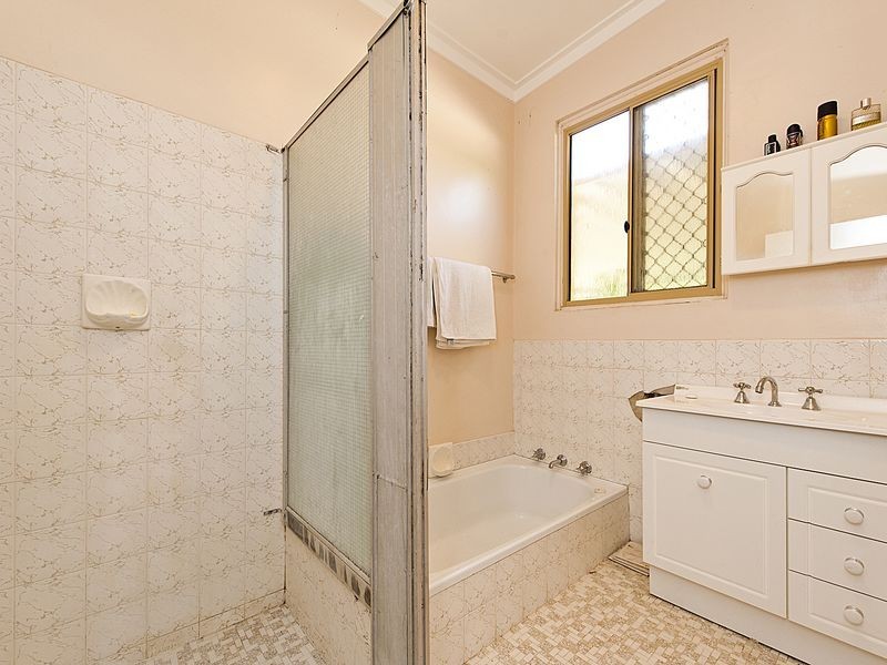 14 Clark Way, Orelia WA 6167