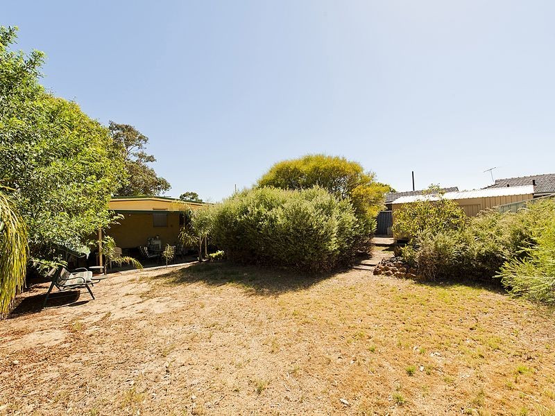 14 Clark Way, Orelia WA 6167