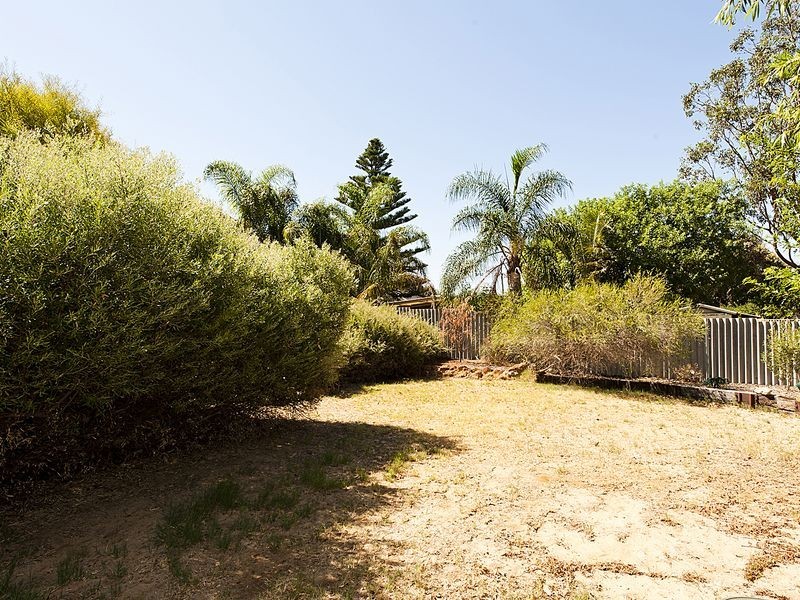14 Clark Way, Orelia WA 6167