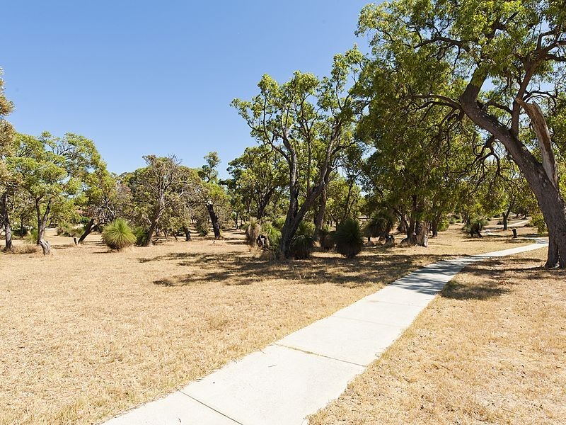 14 Clark Way, Orelia WA 6167