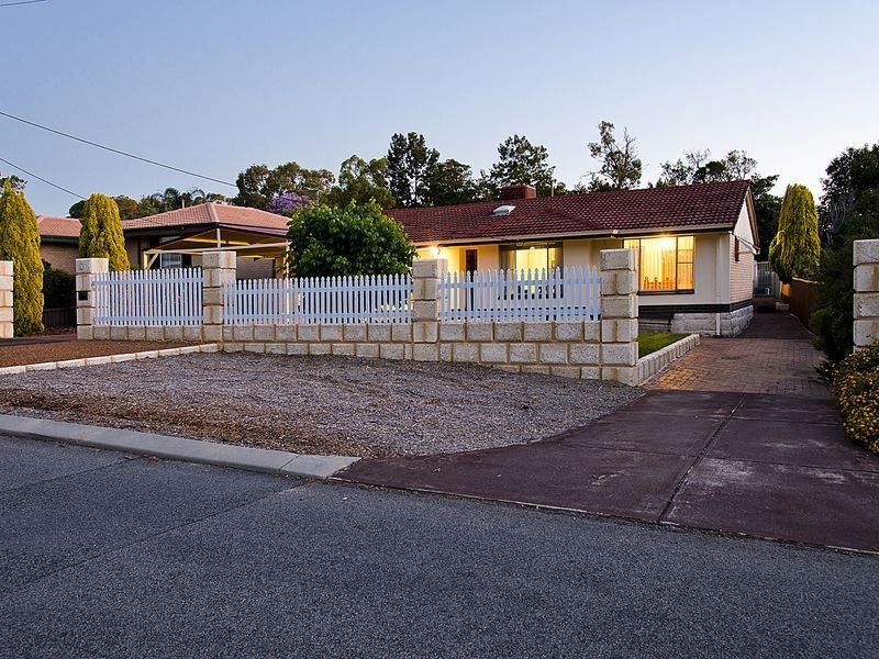 4 Blay Road, Calista WA 6167