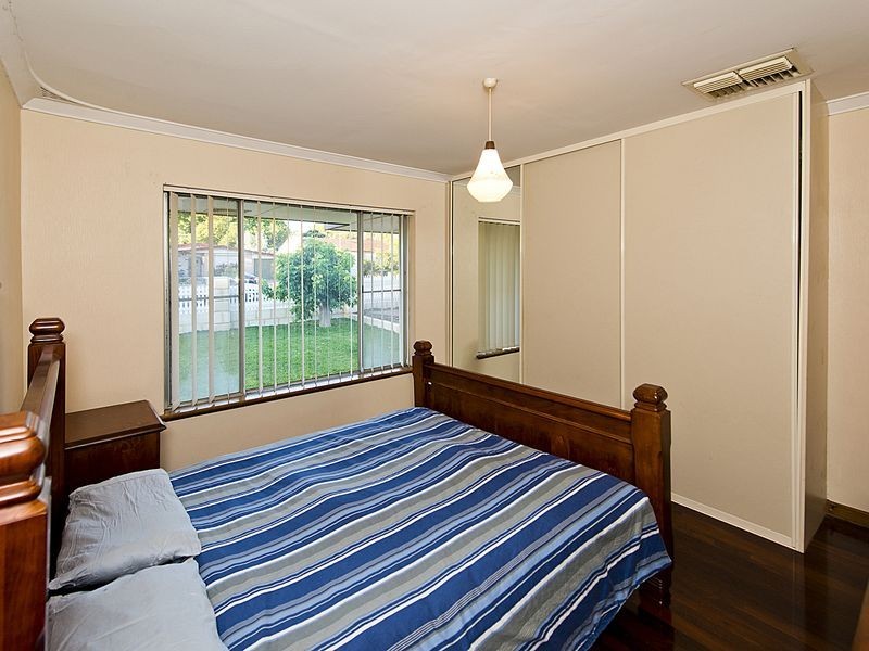 4 Blay Road, Calista WA 6167