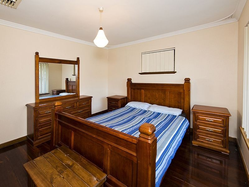 4 Blay Road, Calista WA 6167