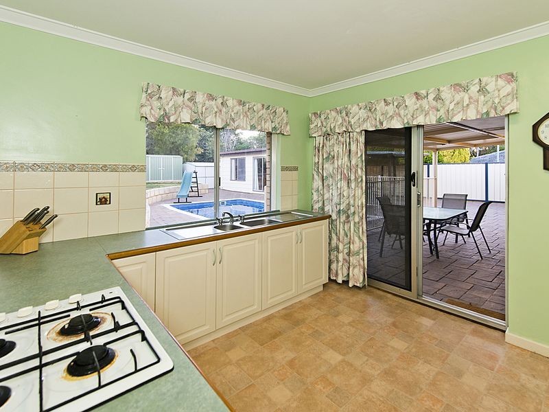 4 Blay Road, Calista WA 6167