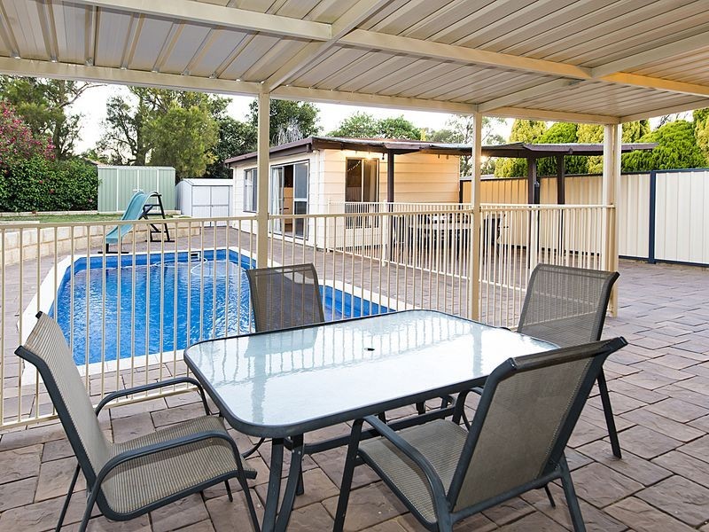 4 Blay Road, Calista WA 6167